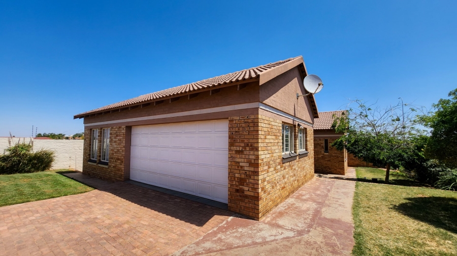 3 Bedroom Property for Sale in Wilkoppies North West